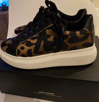 Zapatillas Lola Casademunt Animal Print Talla 38