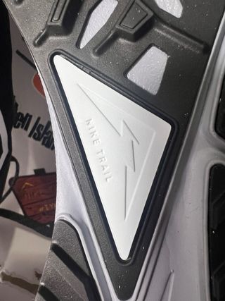 Nike Pegasus Trail 4 Negro Gris