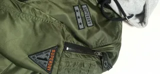 Giacca bomber Superdry verde con cappuccio