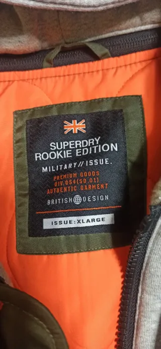 Giacca bomber Superdry verde con cappuccio