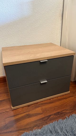 Mesilla de noche moderna