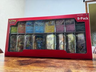 Pokemon EVOLUCIONES PRISMÁTICAS - pack 8 COSTCO