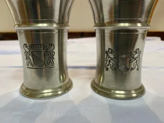 PAREJA DE COPAS ANTIGUAS DE PELTRE