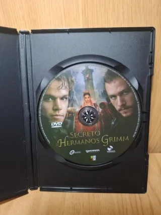 DVD El Secreto de los Hermanos Grimm