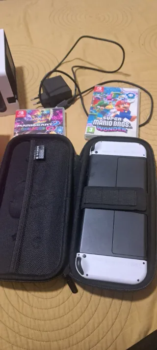 Nintendo Switch OLED Blanca y Negra