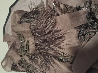 Blusa Zara lentejuelas y plumas