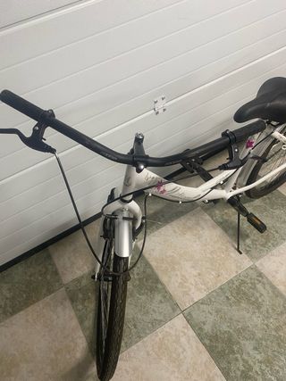 Bicicleta de paseo blanca
