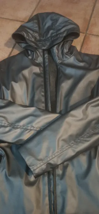 Giacca impermeabile e antivento imbottita