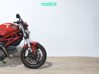 DUCATI MONSTER 696
