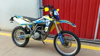 Moto enduro Husqvarna 450cc TE