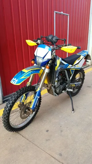 Moto enduro Husqvarna 450cc TE