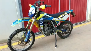 Moto enduro Husqvarna 450cc TE
