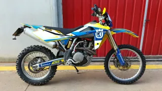 Moto enduro Husqvarna 450cc TE