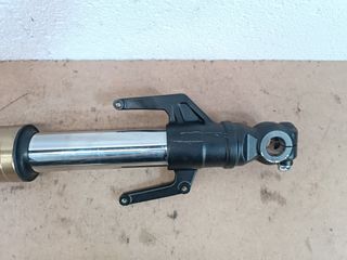 Barra CB125R Honda Horquilla izquierda 21-24