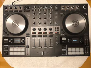 Controlador DJ Traktor S4 MK3 + Flightcase