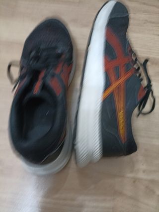 Tenis ASICS Talla 44 Negro/Rojo