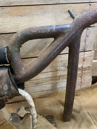 Yugo de hierro antiguo