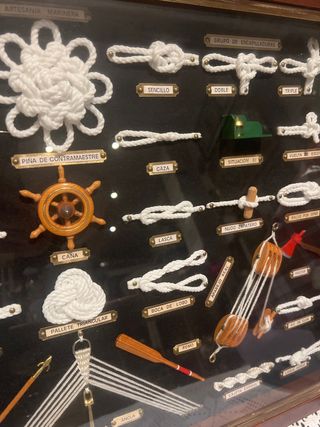 Cuadro de nudos náuticos decorativo