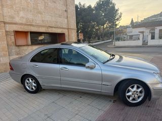 Mercedes-Benz Clase C 2003