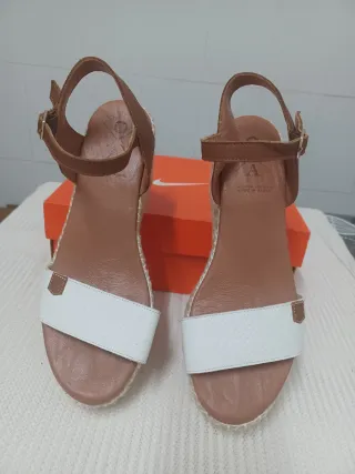 Sandalias Popa Cuña Blanco y Marrón