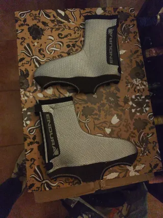 Botines ciclismo Endura. Talla 39-40. 26.5cm.