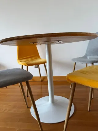 Mesa comedor redonda SKLUM madera y tela