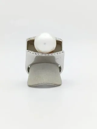 Anillo Oro blanco 18k con Perla y brillantes
