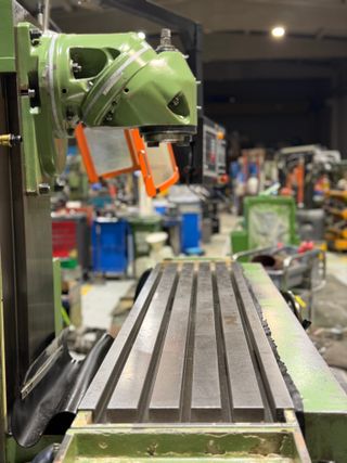 Fresadora MRF FU-160