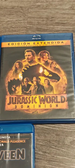Lote 3 Blu-ray: Sisu, Jurassic World, Halloween