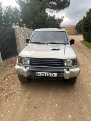 Mitsubishi Pajero v20 1999
