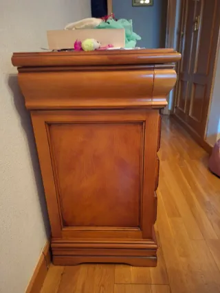 Comodino in legno massello