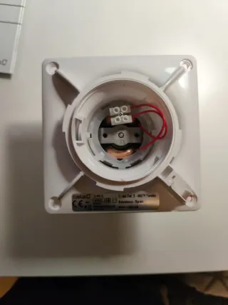 Extractor de baño CATA Modelo E-100 G