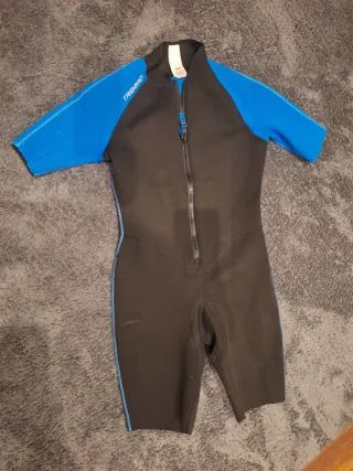 Neopreno corto Talla M azul y negro