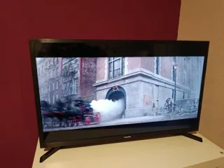 Samsung TV 32' UHD TV4300