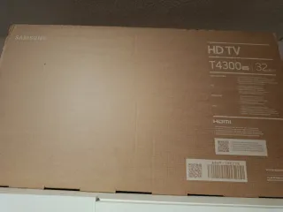 Samsung TV 32' UHD TV4300