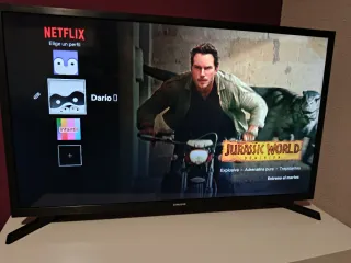 Samsung TV 32' UHD TV4300