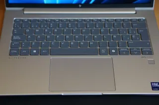 Portátil HP EliteBook 640 G11 IA PROFESIONAL