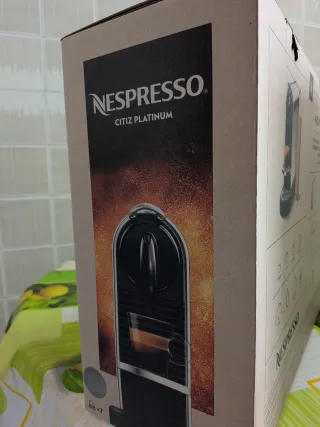 Cafetera Nespresso Citiz Platinum sin usar