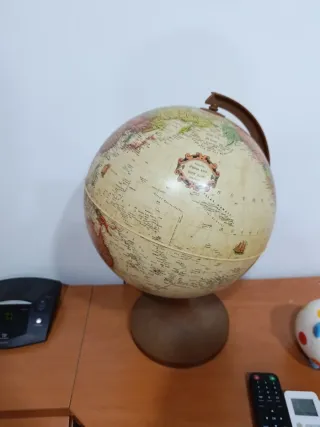 Globo terráqueo decorativo