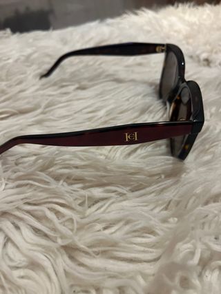 Gafas de sol Carolina Herrera con estuche
