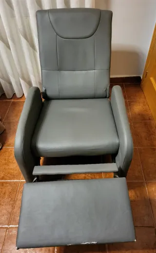 Butaca Relax Gris Piel Sintética