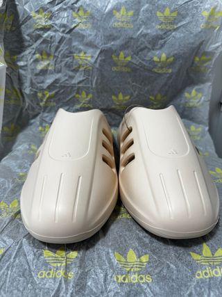 Chanclas Adidas Beige