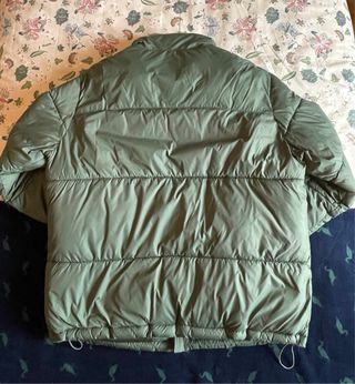 Cazadora acolchada verde Zara