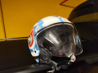 Casco de moto con diseño de Vespa NZI HELMET