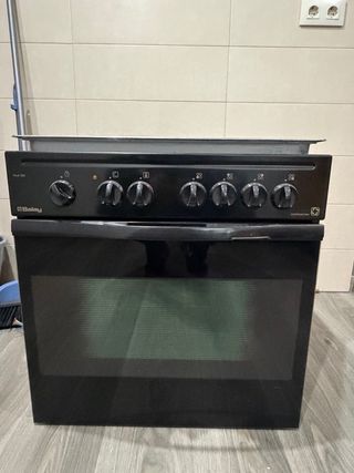 Vitrocerámica Balay con horno