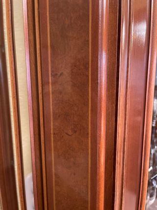 Vitrina clásica madera maciza y cristal