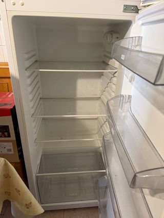 Nevera Daewoo blanca