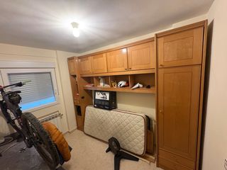 Dormitorio con cama nido