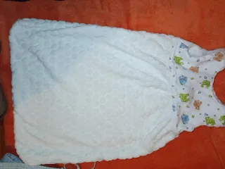 Saco de bebé blanco con ositos