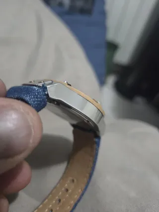 Reloj Guess Mujer Azul y Dorado